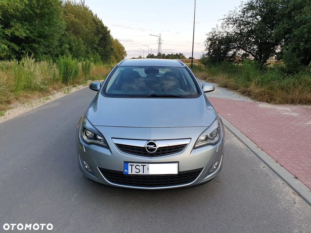 Opel Astra 2.0 CDTI Exklusiv - 2