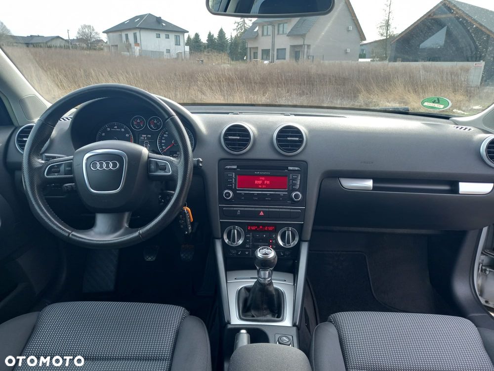 Audi A3 3-drzwiowe 1.6 Ambiente - 7