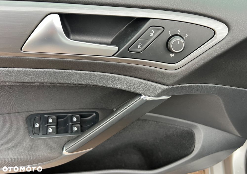 Volkswagen Golf 1.4 TSI (BlueMotion Technology) DSG Highline - 19