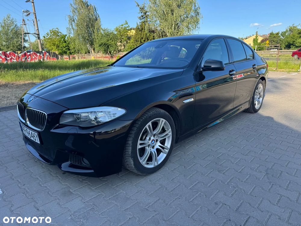 BMW Seria 5 550i xDrive Sport-Aut