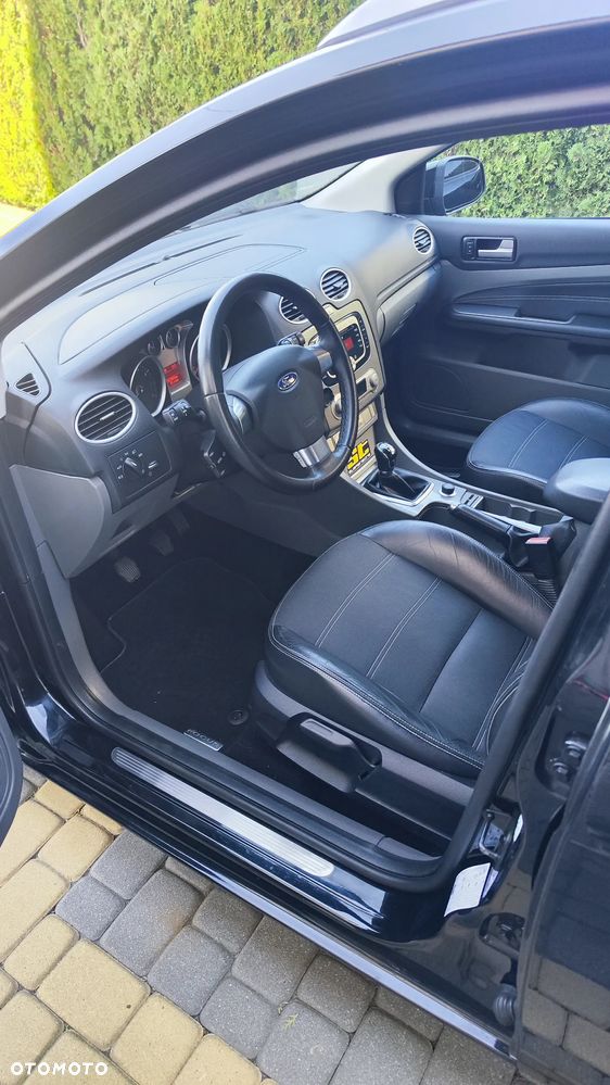 Ford Focus 2.0 16V Titanium - 16