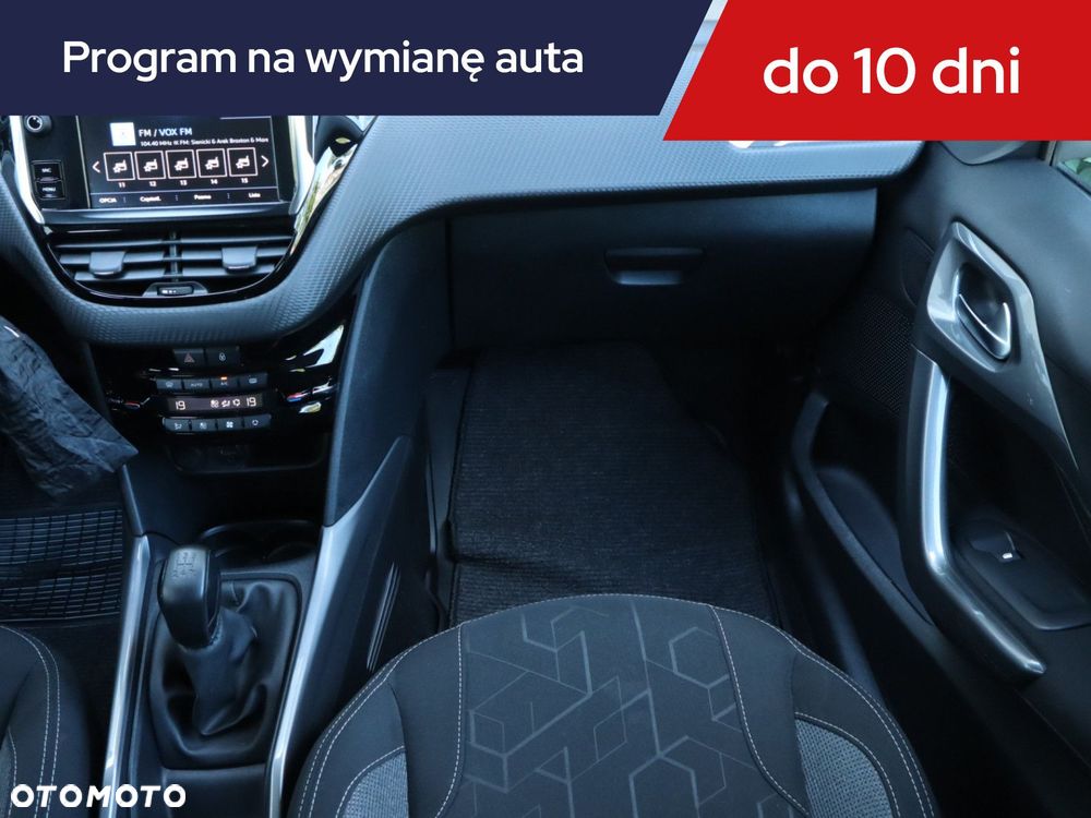 Peugeot 2008 - 10