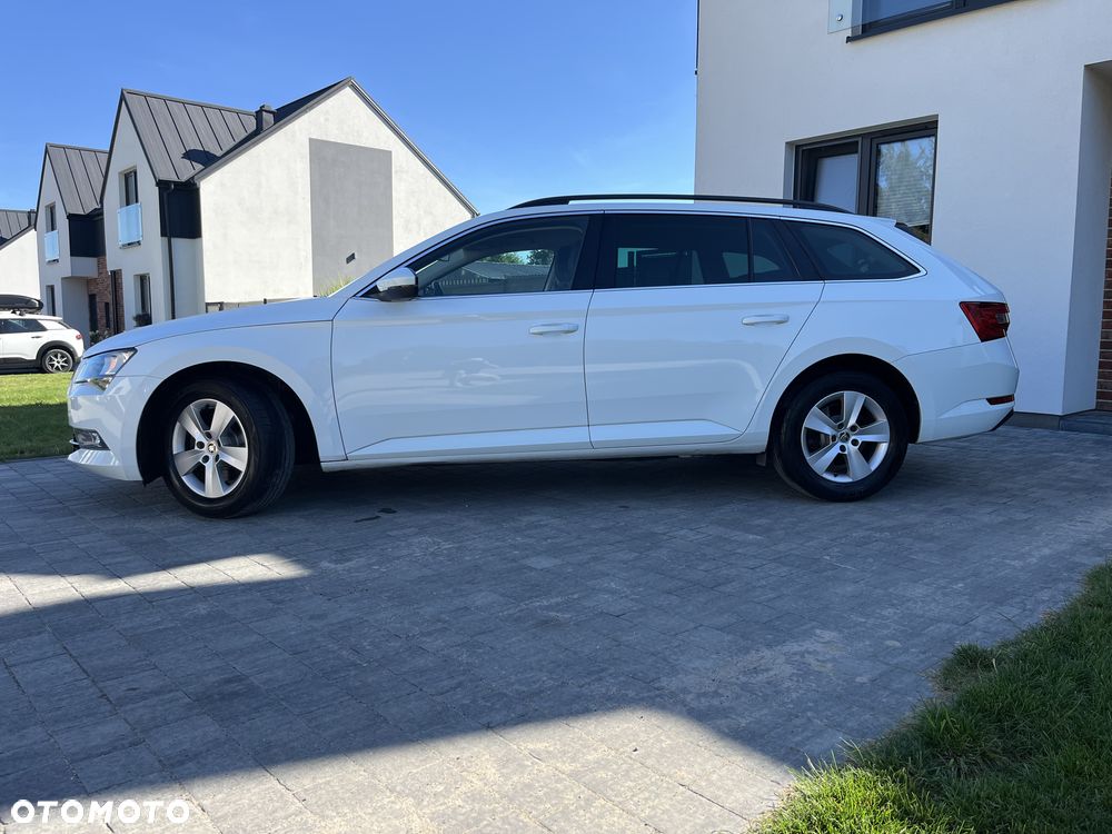 Skoda Superb 2.0 TDI Ambition - 4