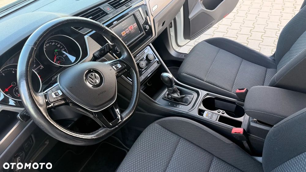 Volkswagen Touran 1.6 TDI SCR (BlueMotion Technology) DSG Trendline - 17