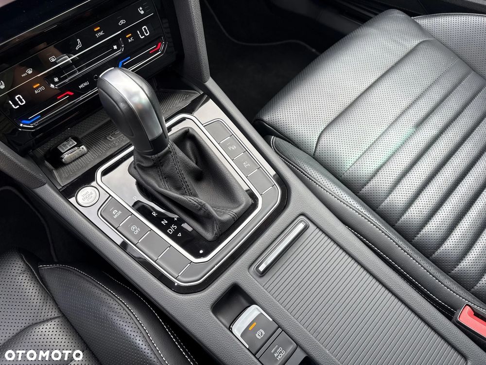 Volkswagen Passat 2.0 TSI Elegance DSG - 17