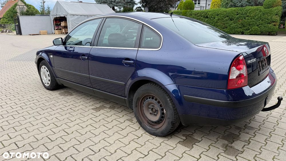 Volkswagen Passat 1.6 Comfortline Family - 8