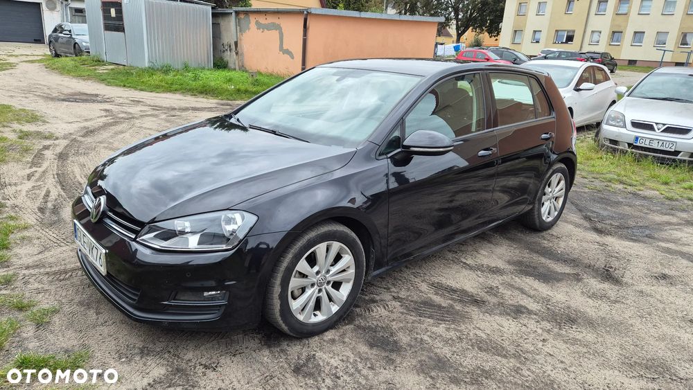 Volkswagen Golf - 1
