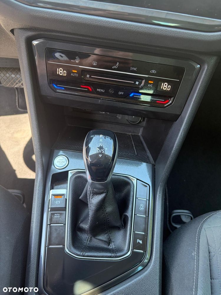 Volkswagen Tiguan - 22
