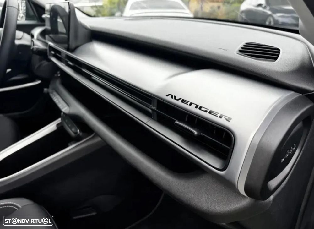 Jeep Avenger - 13