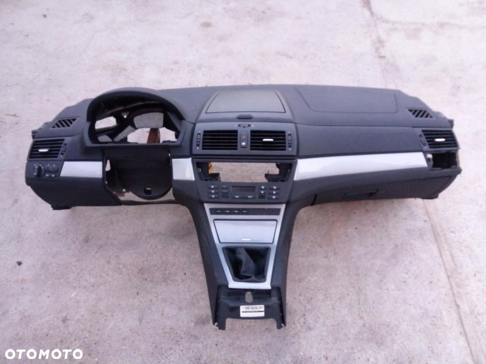 Deska rozdzielcza kokpit BMW E83 X3 LIFT EUROPA - 1