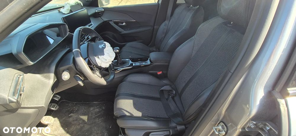 Peugeot 2008 1.2 PureTech GT Line S&S - 19