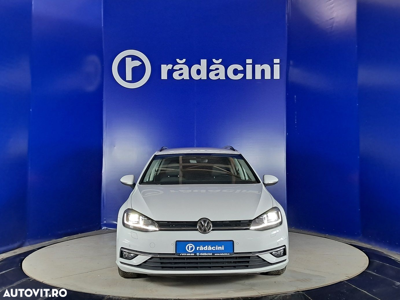 Volkswagen Golf - 8