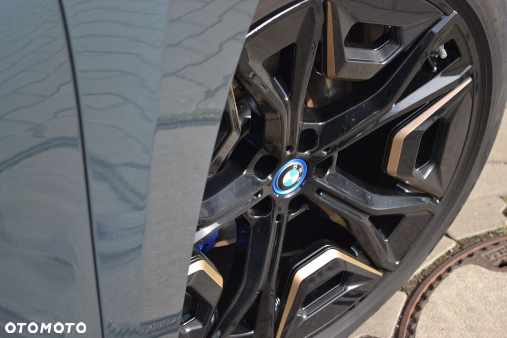 BMW iX xDrive40 - 13