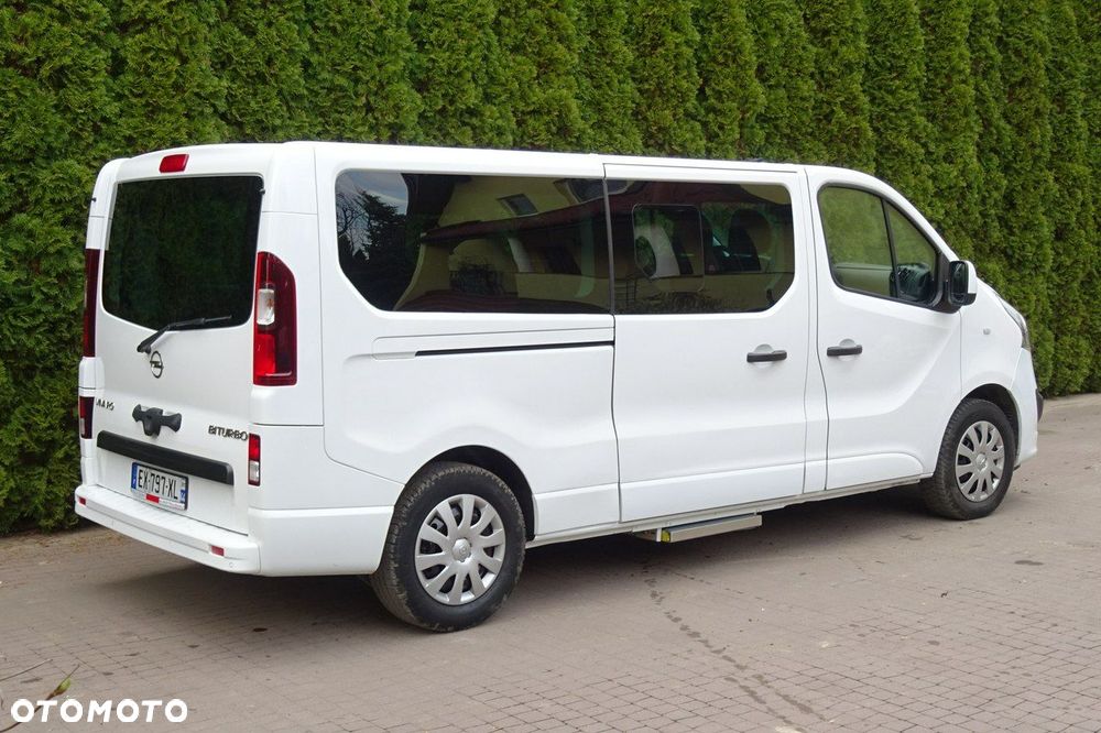 Opel Vivaro - 10