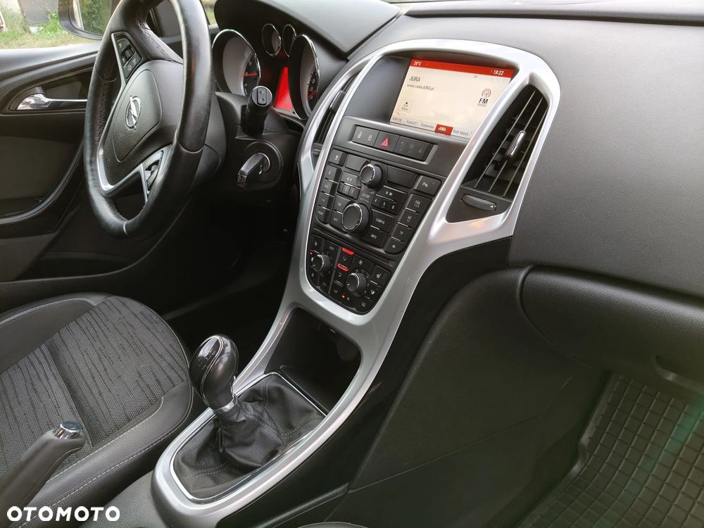 Opel Astra IV 1.4 T Cosmo - 3