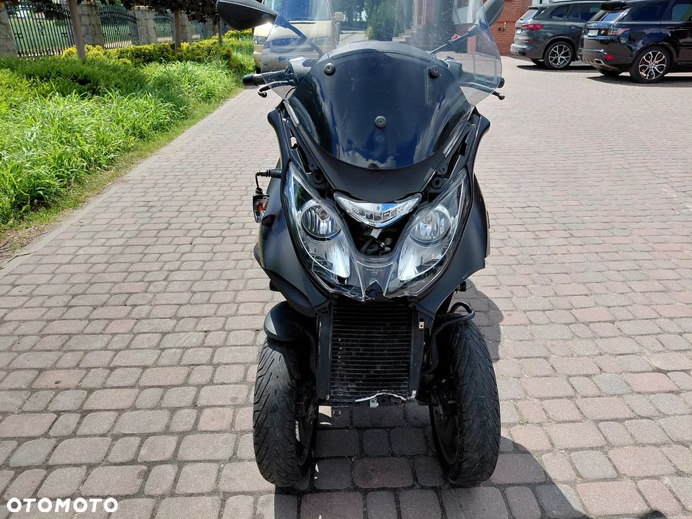 Piaggio MP-3 - 8