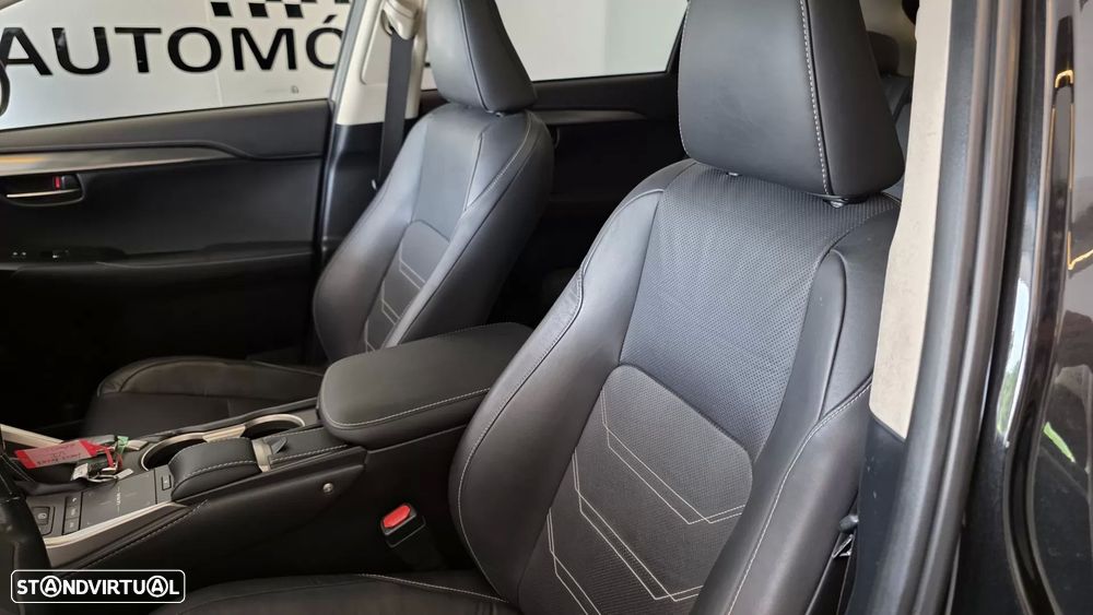 Lexus NX 300h Executive - 41