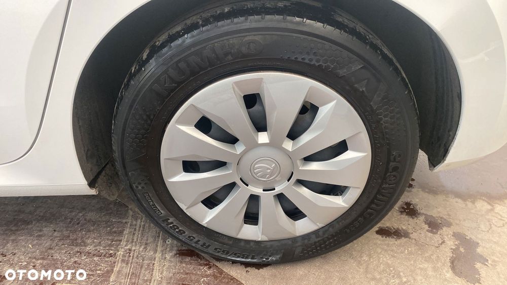 Skoda Fabia 1.0 Essence - 13