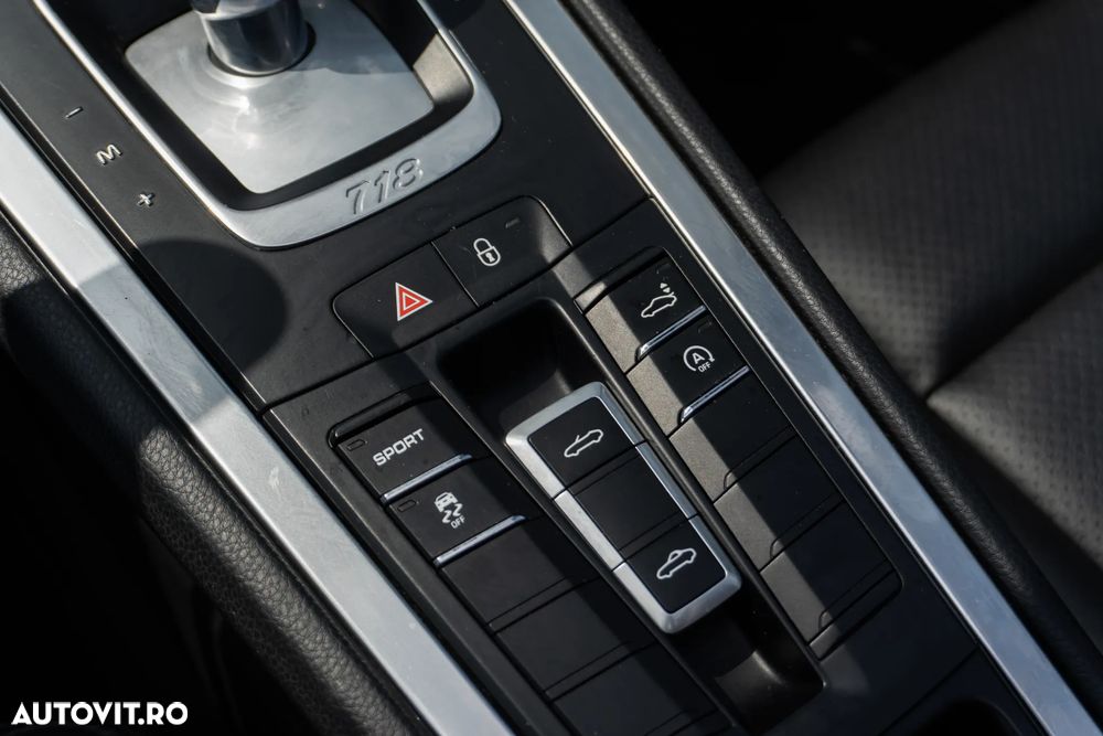 Porsche Boxster 718 PDK - 19
