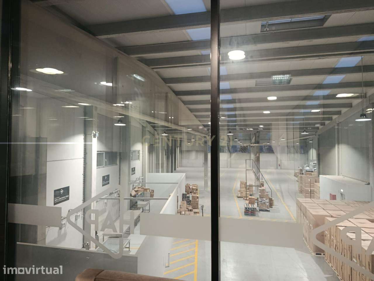 Pavilhão Comercial à Venda no Centro Empresarial de Paredes - Grande imagem: 2/14