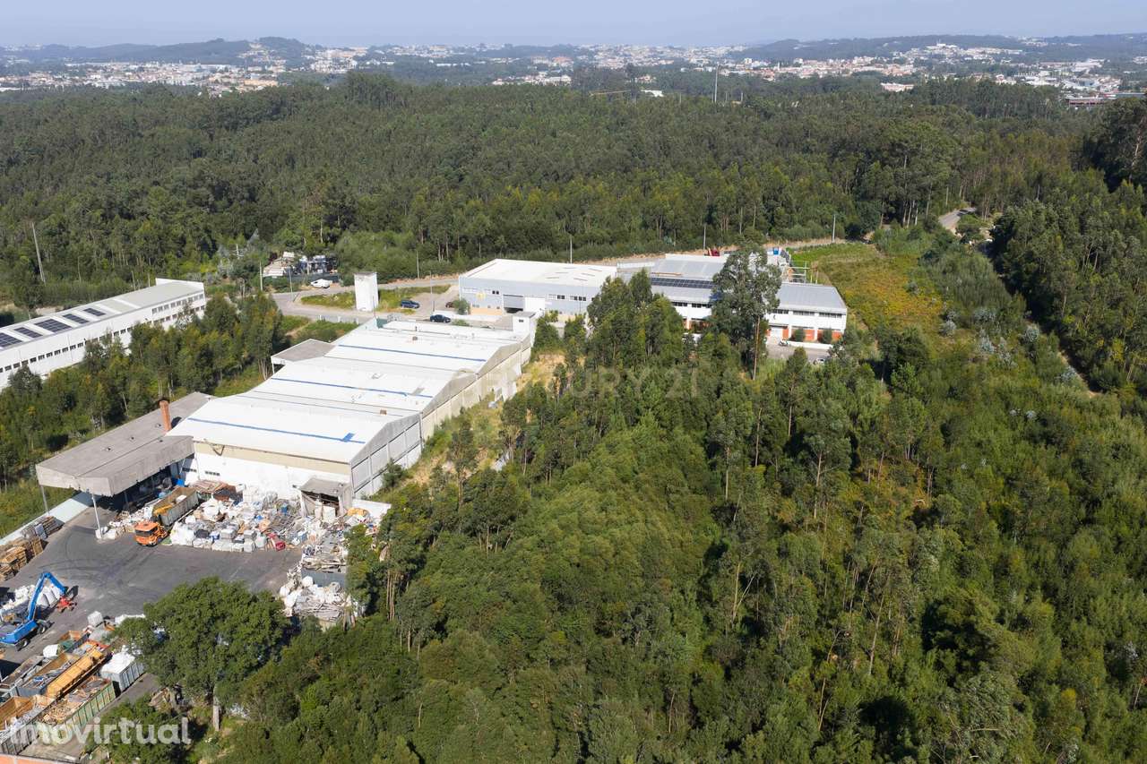 Terreno com possibilidade de construção industrial em Paramos-Espinho - Grande imagem: 2/4