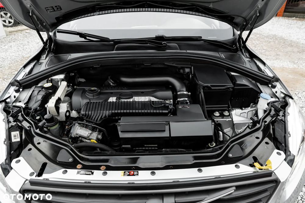 Volvo XC 60 T5 AWD R-Design Momentum EU6 - 41