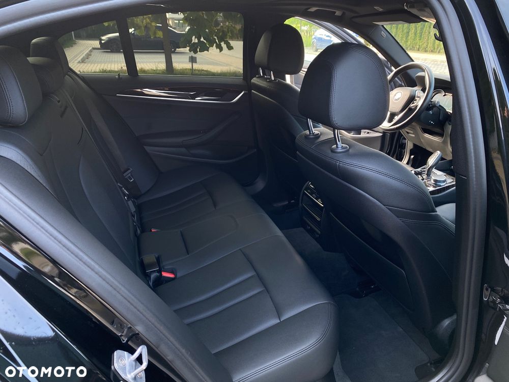 BMW Seria 5 530i GPF Luxury Line sport - 18