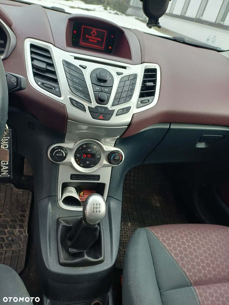 Ford Fiesta - 10