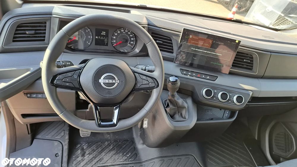 Nissan Interstar - 16