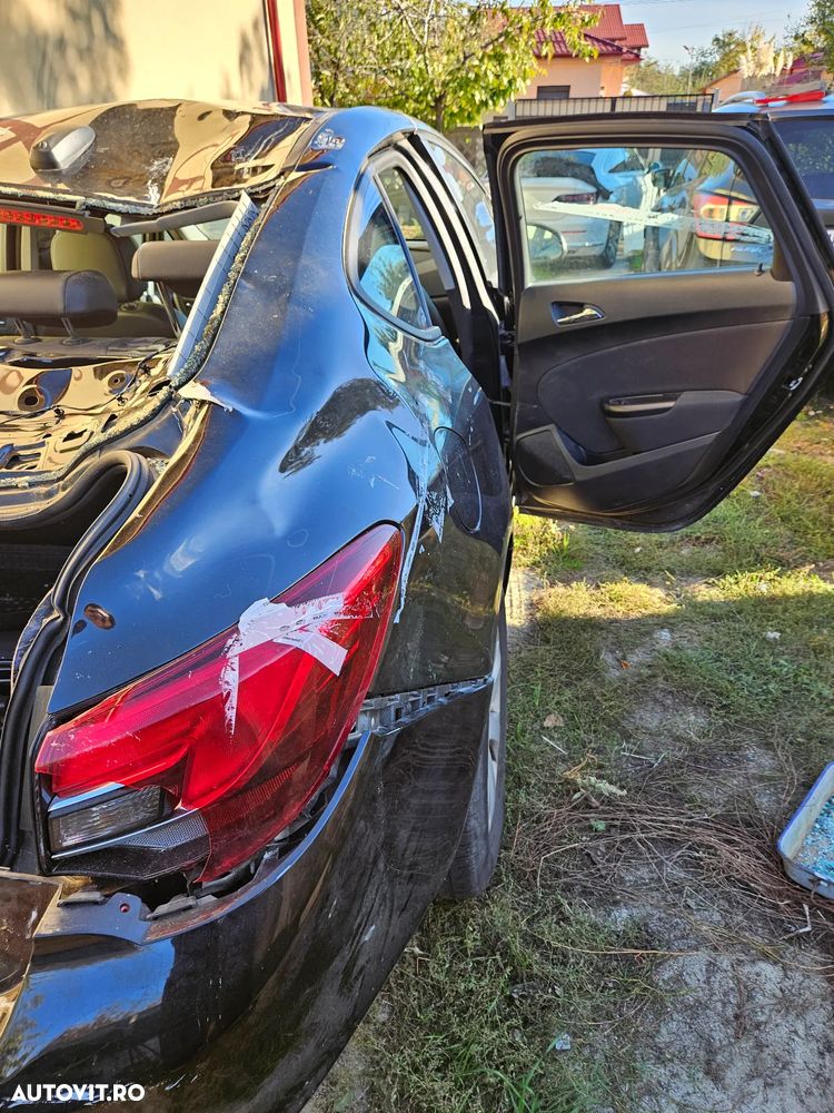 Opel Astra 1.4 ECOTEC Turbo Enjoy - 4