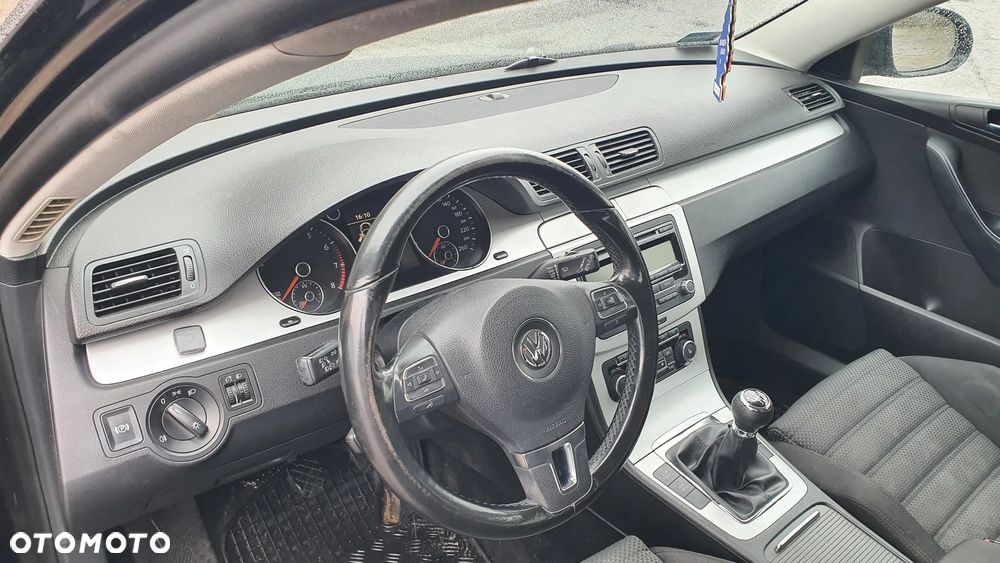 Volkswagen Passat - 7