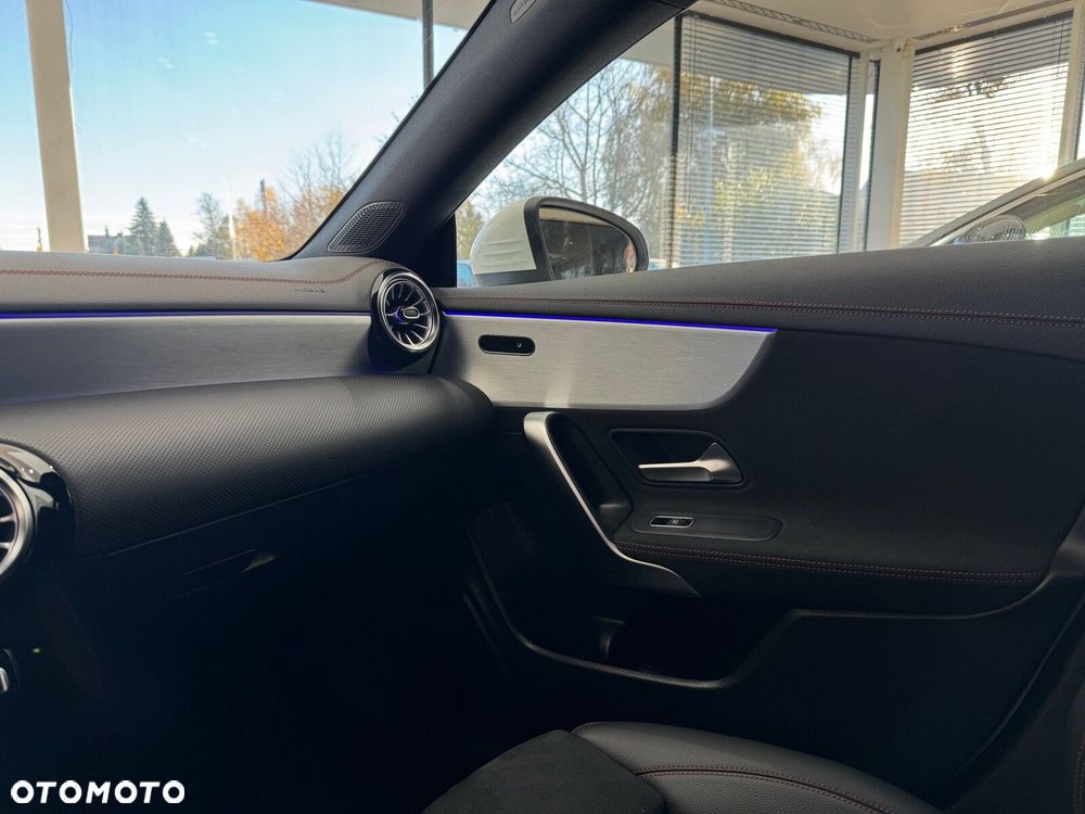 Mercedes-Benz CLA - 26