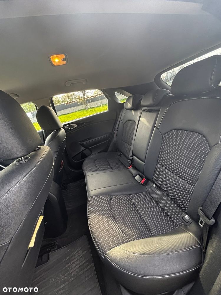 Kia Ceed 1.6 CRDi mHEV L Business Line DCT - 7