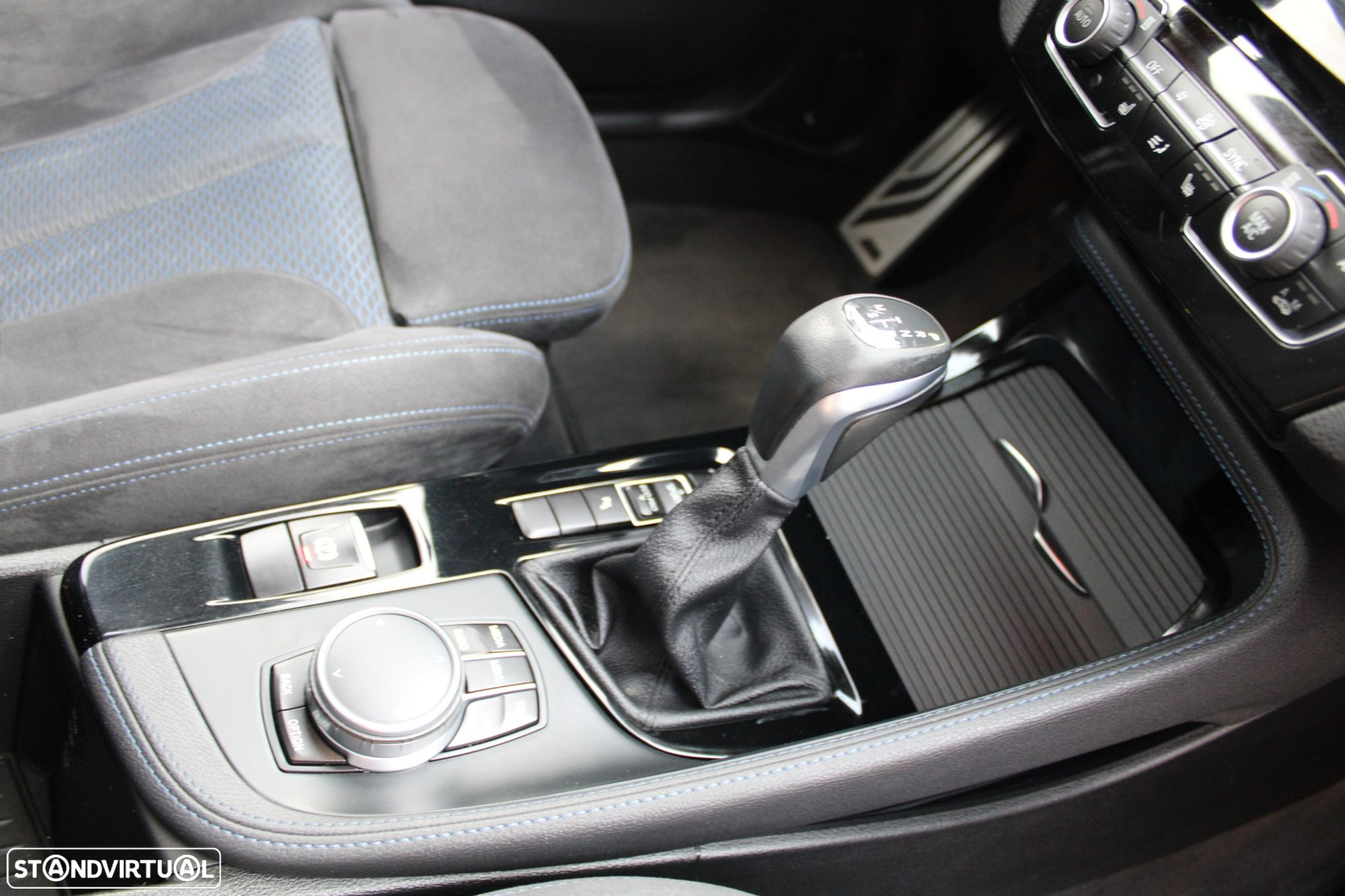 BMW X1 18 d sDrive Auto Pack M - 10