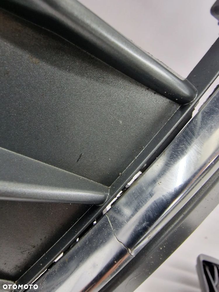 AUDI A1 LIFT 8XA 14- ATRAPA / GRILL PRZEDNI PRZÓD , NR 8XA853651B / 8XA853651C , NR AUKCJI GR6 - 8