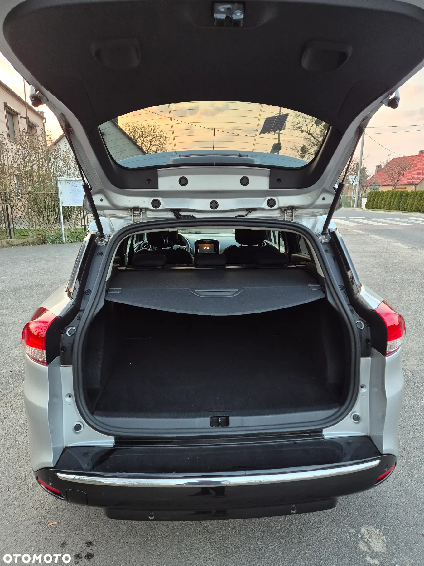 Renault Clio Grandtour (Energy) TCe 90 Start & Stop LIMITED - 28
