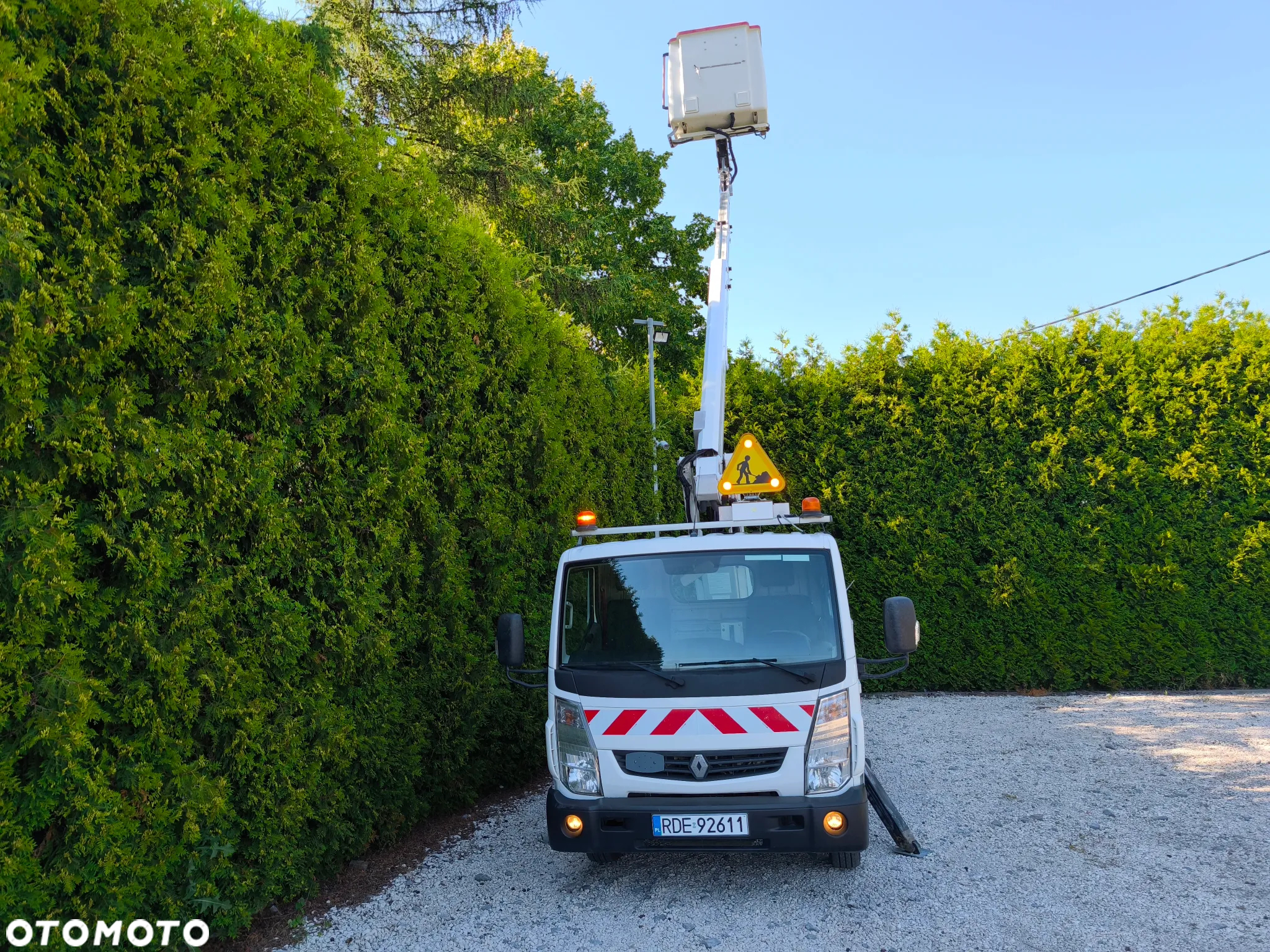 Renault Maxity - 8