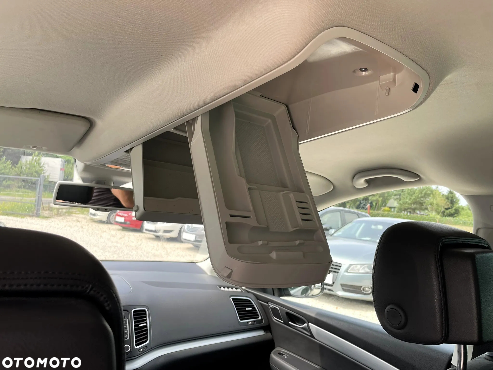 Volkswagen Sharan 2.0 TDI Highline DSG - 24