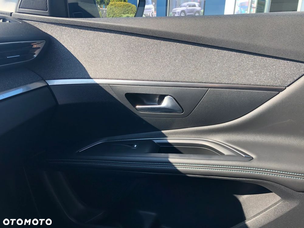 Peugeot 3008 1.2 PureTech Allure S&S EAT8 - 11