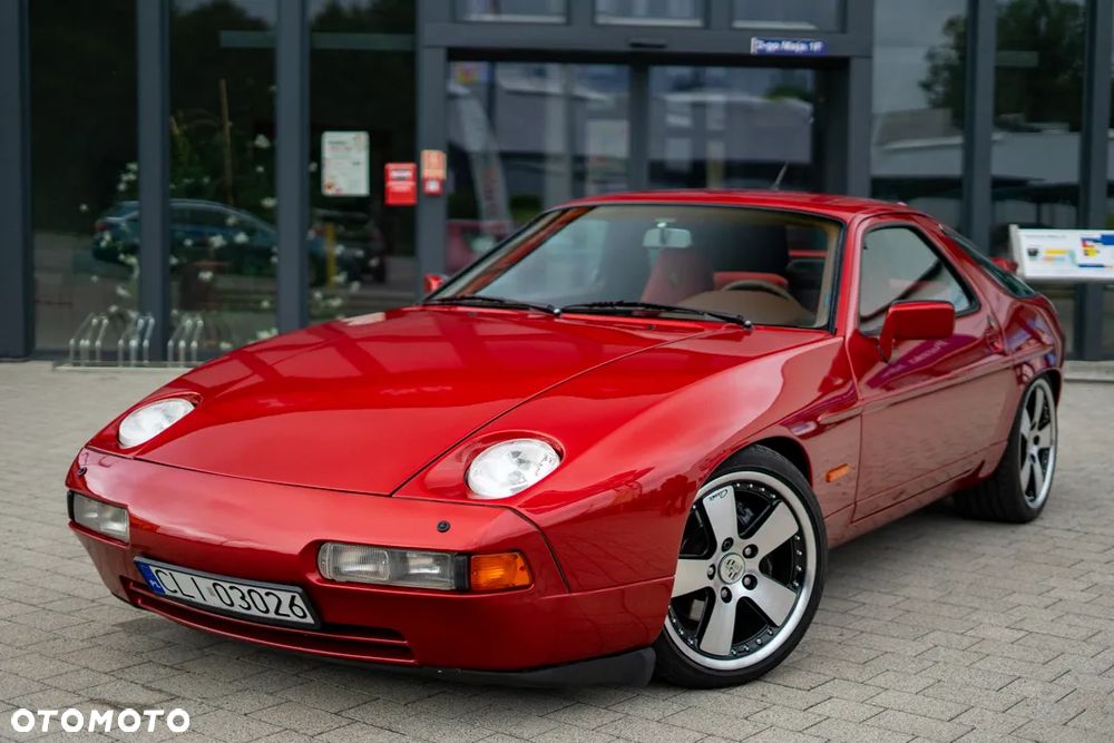 Porsche 928 S4 - 11
