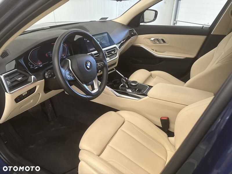 BMW Seria 3 318i - 11