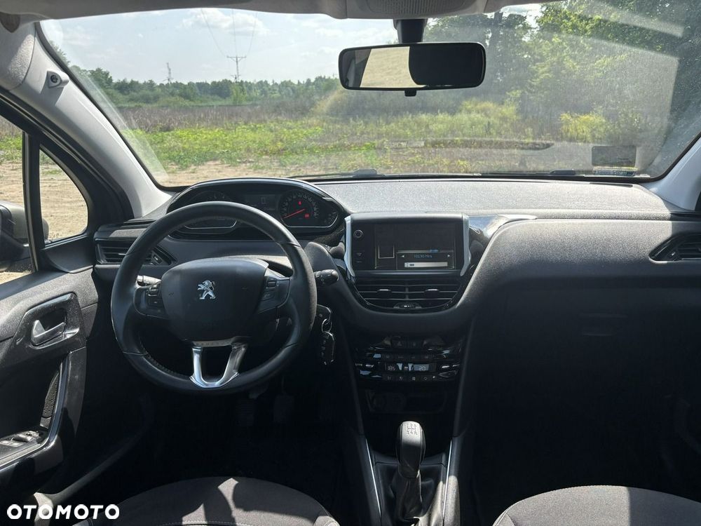 Peugeot 208 - 21
