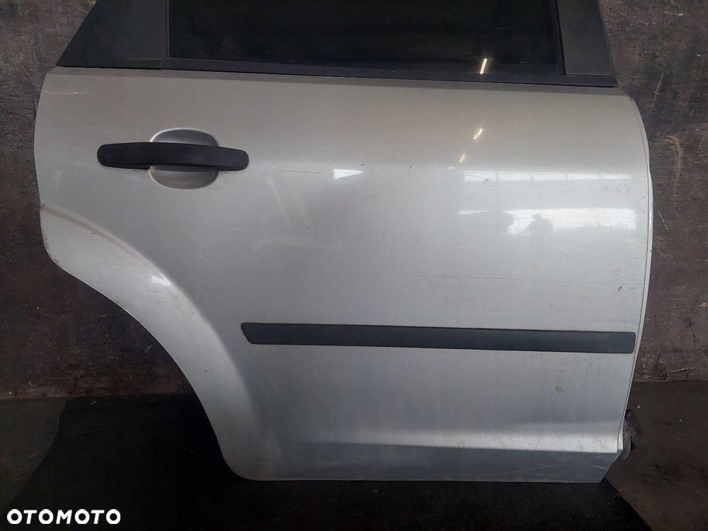 DRZWI KOMPLETNE PRAWY TYŁ FORD FOCUS MK2 KOMBI 03 - 2