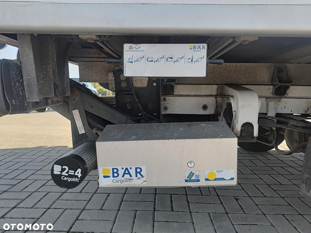 Mercedes-Benz Sprinter - 14