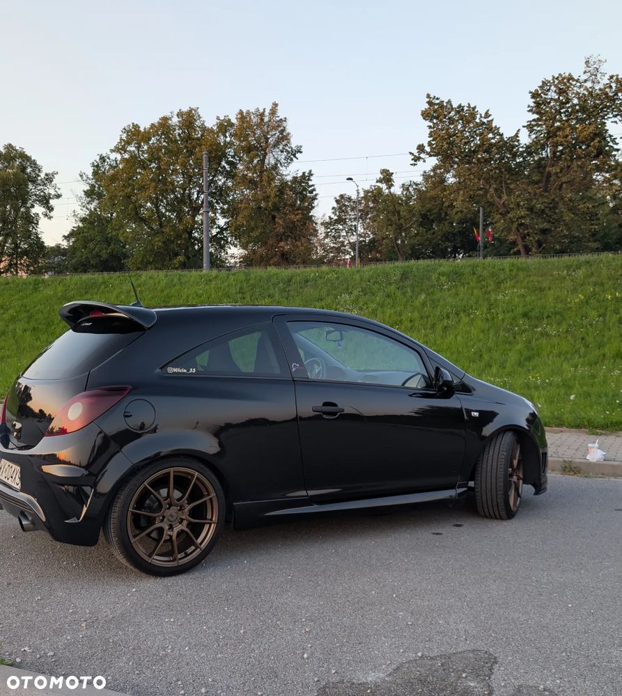 Opel Corsa 1.6 Turbo OPC Nürburgring Edition - 4