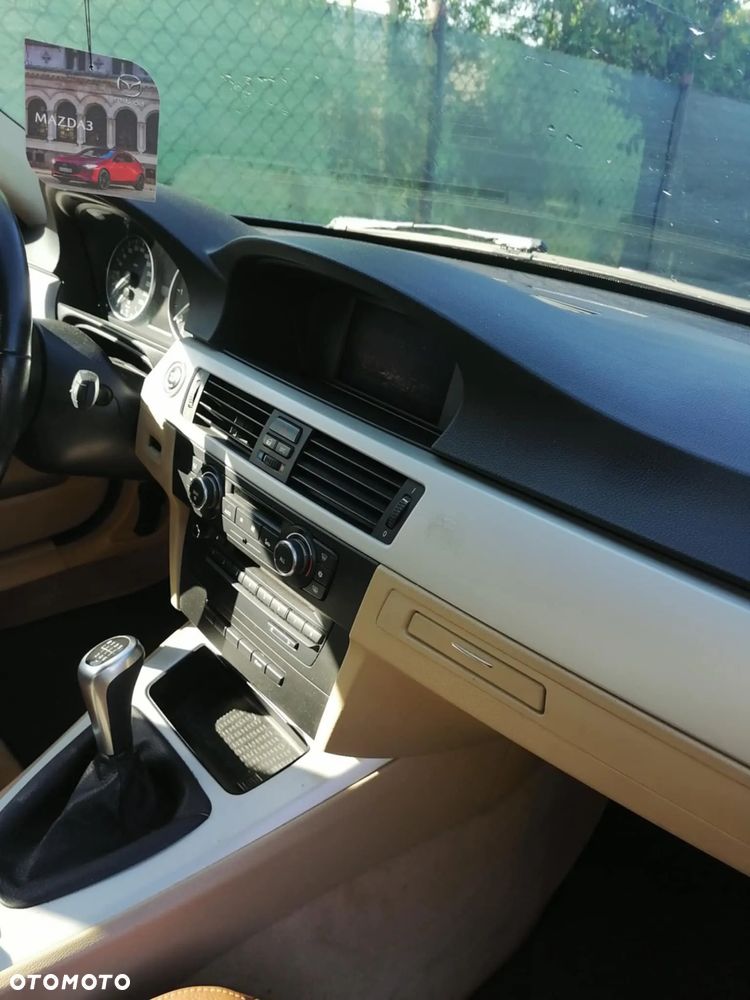 BMW Seria 3 320d Efficient Dynamics - 10