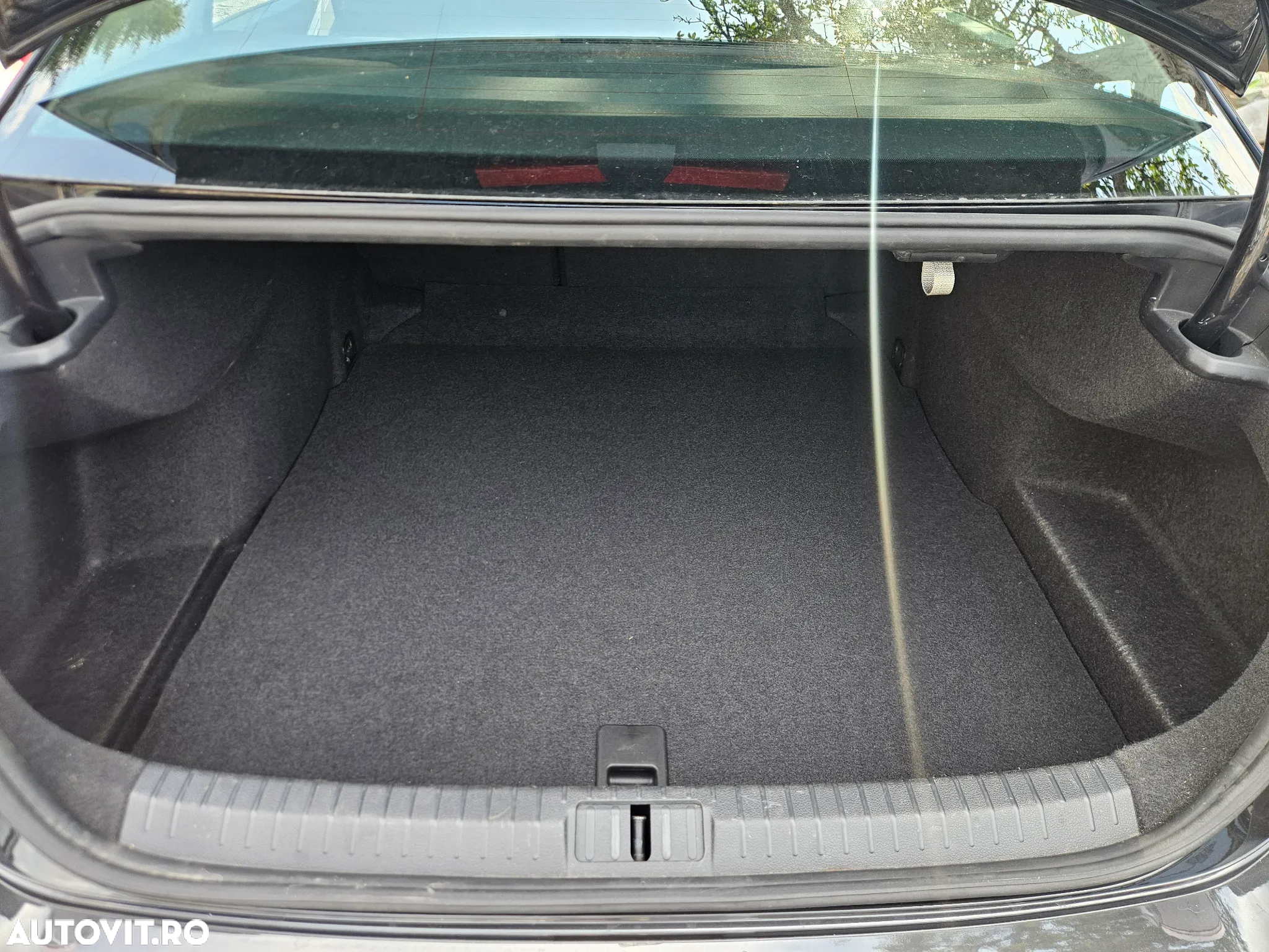 Volkswagen Passat - 13