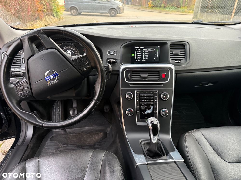 Volvo V60 D3 Summum - 14