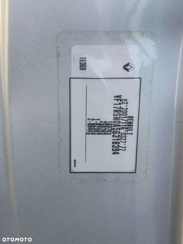 Renault Clio 1.2 16V Confort Privilege - 23