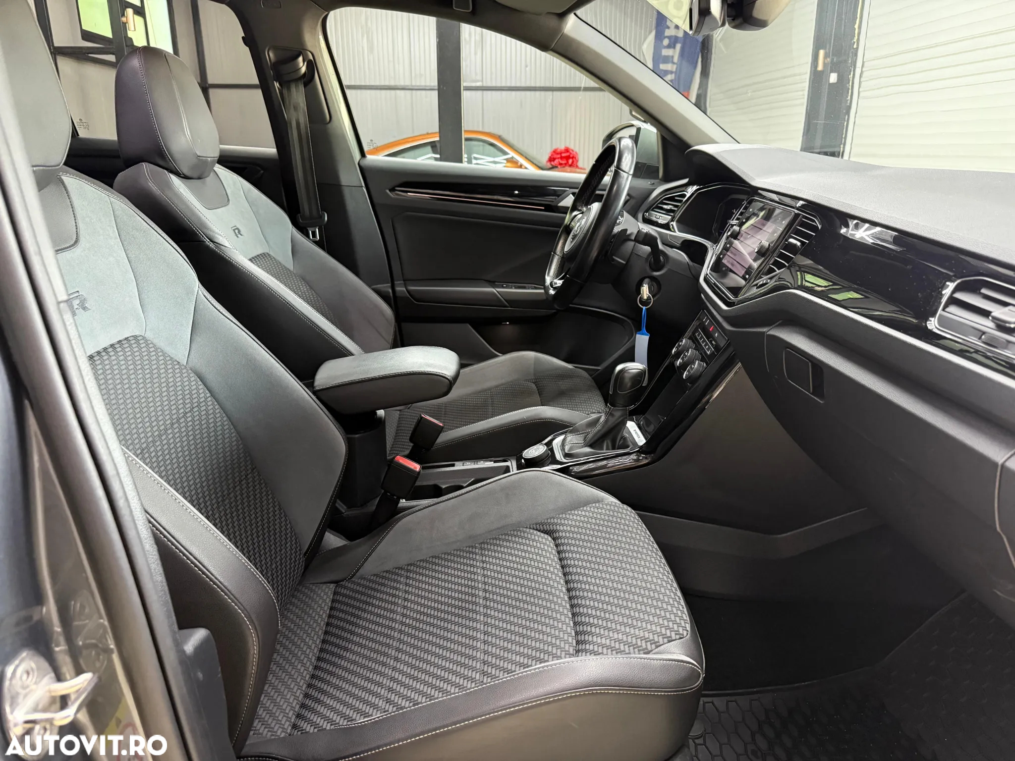 Volkswagen T-ROC 2.0 TSI OPF 4MOTION DSG - 28